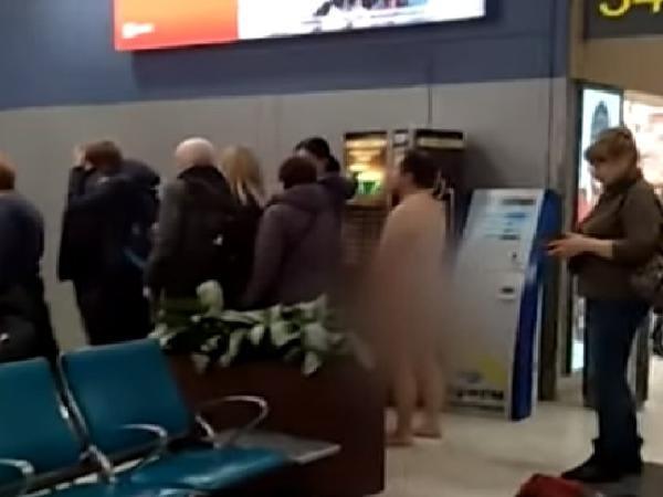 Man strips naked and tries to board plane as he is more aerodynamic with no clothes on | MEAWW