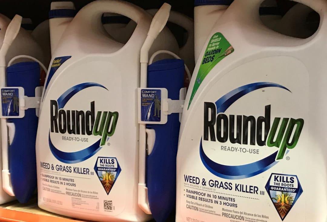 US couple awarded ₹14,000 crore after weed killer causes cancer