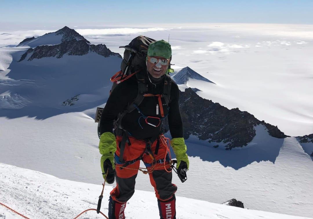 Man dies on Everest after climbing highest peak of all 7 continents ...